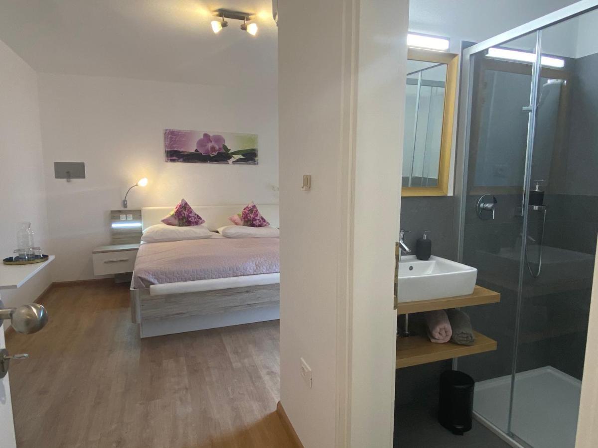Hotel Garni Vinea Montis Термено Екстер'єр фото