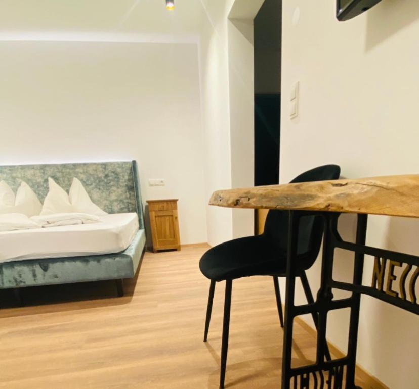 Hotel Garni Vinea Montis Термено Екстер'єр фото