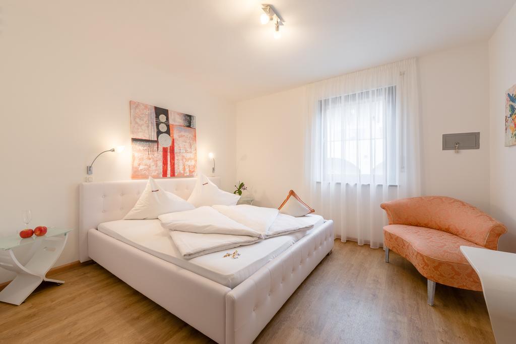 Hotel Garni Vinea Montis Термено Екстер'єр фото